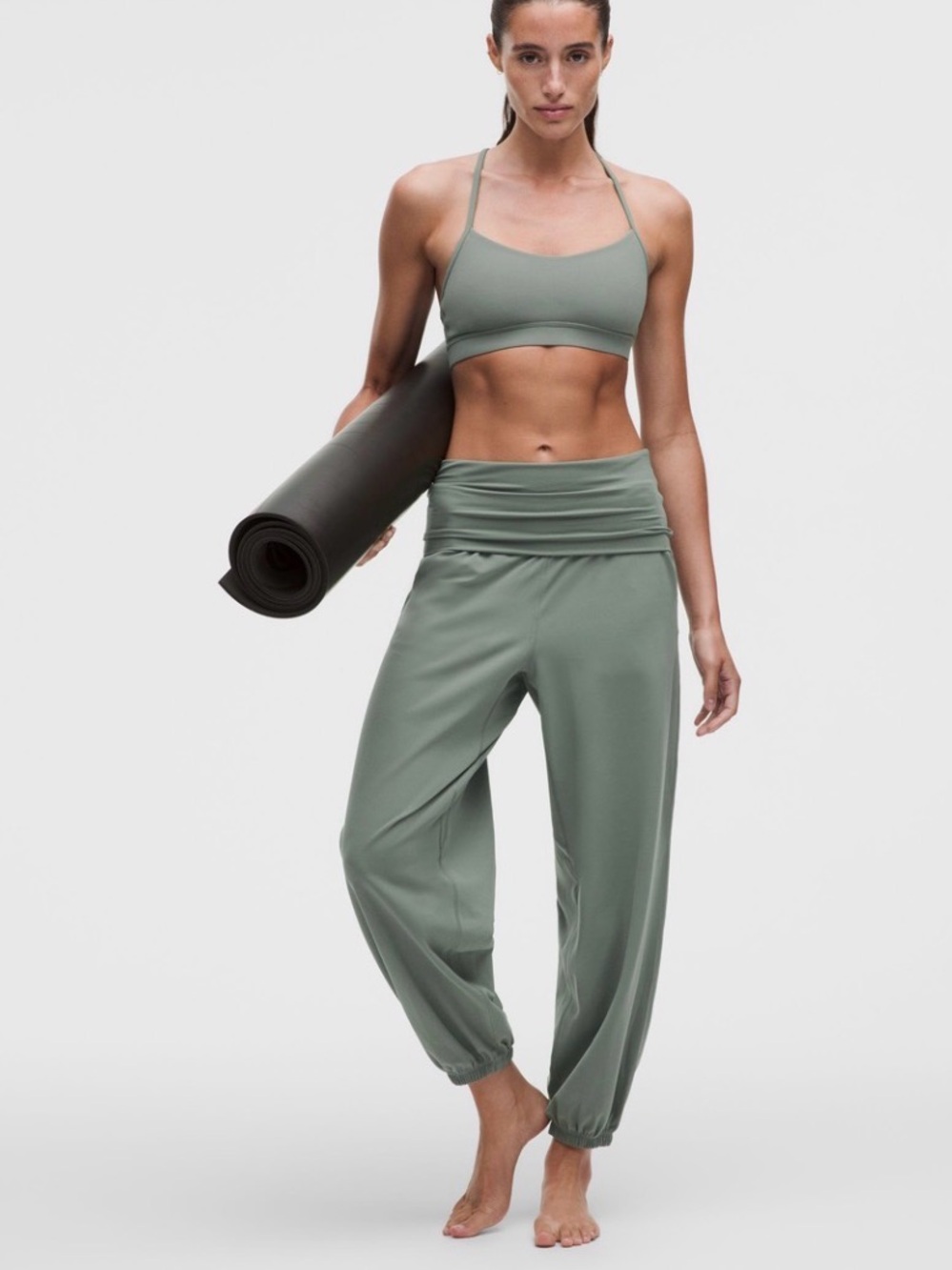 🌺MWT LULULEMON foldable align relaxed joggers 🌺size 2
